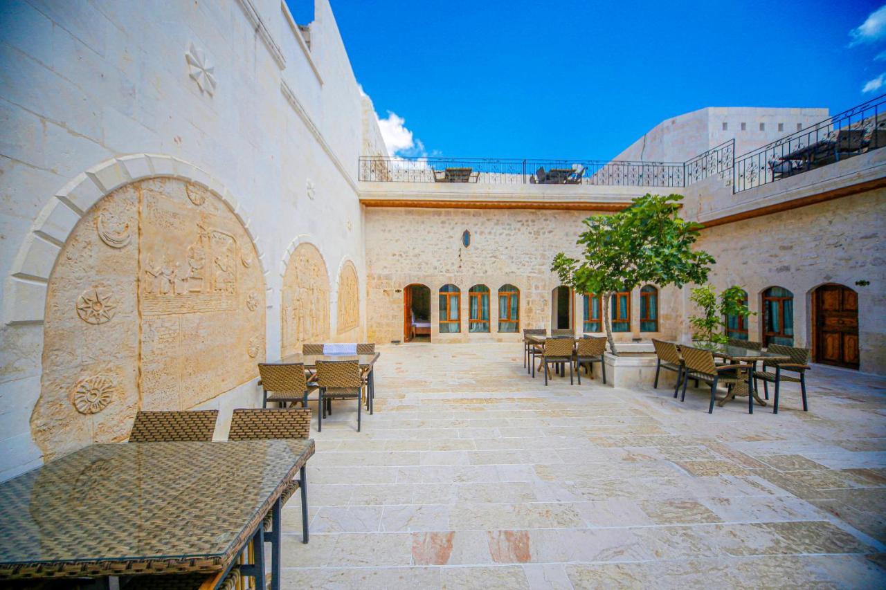 Palmyra Boutique *